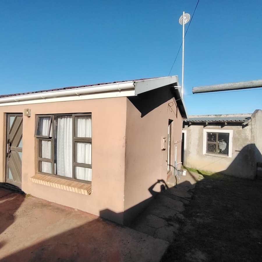 5 Bedroom Property for Sale in Mdantsane Eastern Cape